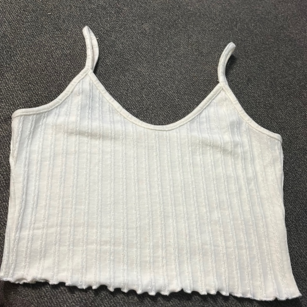 Large, beautiful stitching, no bra needed, great material ✨